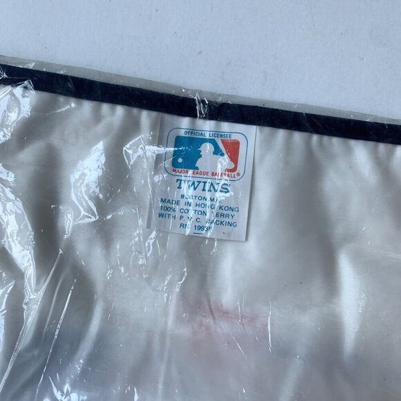 Vintage MLB Minnesota Twins Souvenir Bib - Picture 6 of 6